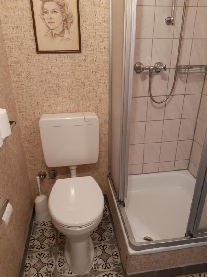Gastehaus Am Calmont Bed & Breakfast Ediger-Eller Exterior foto