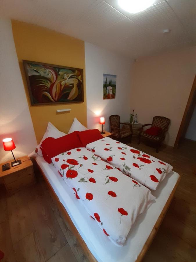 Gastehaus Am Calmont Bed & Breakfast Ediger-Eller Exterior foto